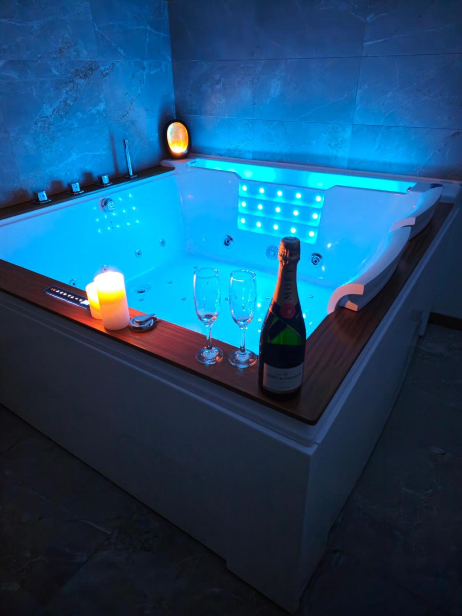 Loft De Luxe Le Chic, Grand Jacuzzi, Vue Port De Plaisance Lejlighed Saint-Valery-en-Caux Eksteriør billede